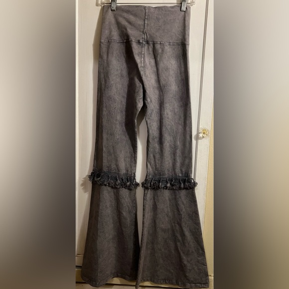 Bell bottom fringe pants - Picture 4 of 10
